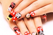 mickey-mouse-theme-nail-arts